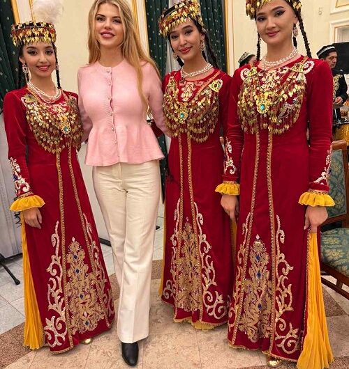 Инфлюенсер Анна Шнайдер посетила торжественный концерт в посольстве Узбекистана в Берлине